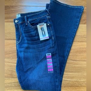 NWT Levi’s Mid Rise Bootcut